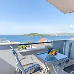 Family-friendly With Swimming Pool - Rogoznica - 24214 Ražanj