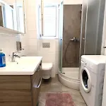 Apartmán Family-friendly With Swimming Pool - Rogoznica - 24214