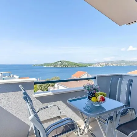 Family-friendly With Swimming Pool - Rogoznica - 24214 Ražanj