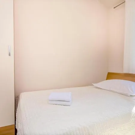 Family-friendly With Swimming Pool - Rogoznica - 24214 דירה