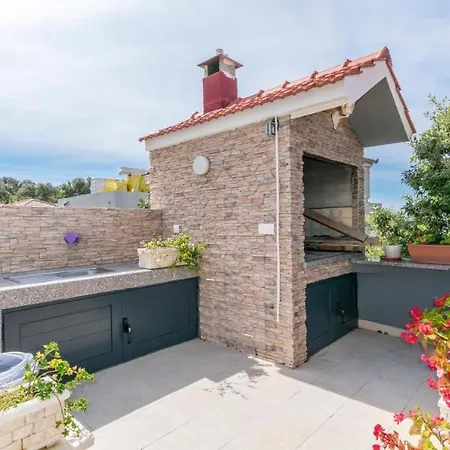 Family-friendly With Swimming Pool Razanj, Rogoznica - 24214 * Ražanj