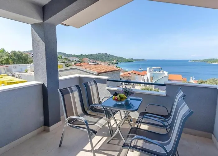 Family-friendly With Swimming Pool Razanj, Rogoznica - 24214 Daire