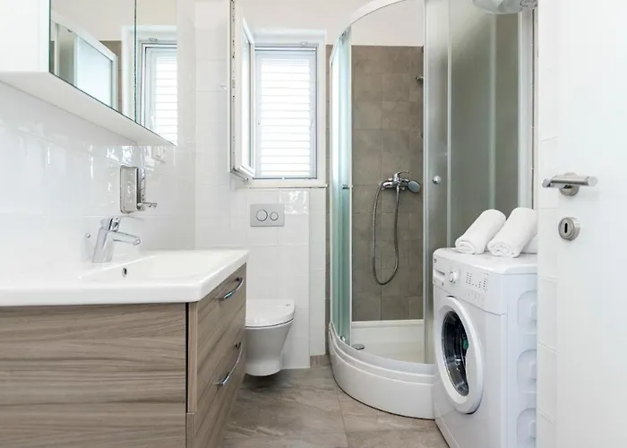 Family-friendly With Swimming Pool Razanj, Rogoznica - 24214