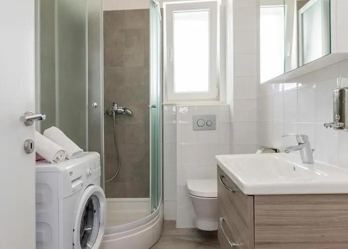 Family-friendly With Swimming Pool Razanj, Rogoznica - 24214 * Ražanj