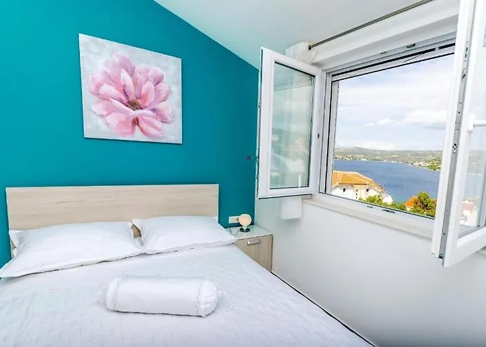 Daire Family-friendly With Swimming Pool Razanj, Rogoznica - 24214 *