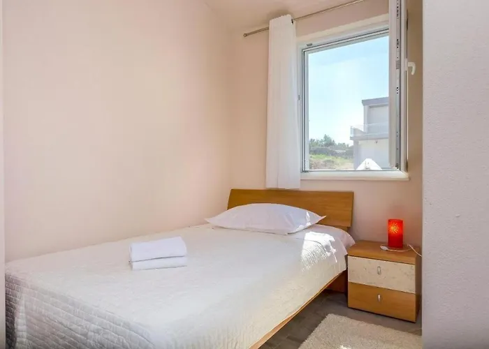 Family-friendly With Swimming Pool Razanj, Rogoznica - 24214 Ražanj