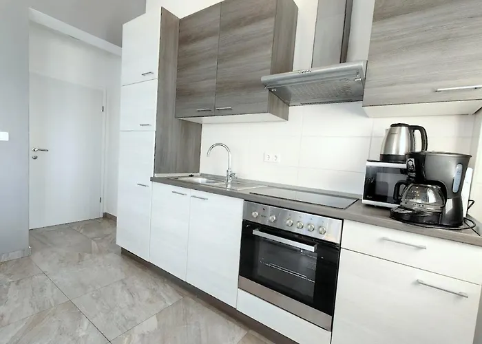 Daire Family-friendly With Swimming Pool Razanj, Rogoznica - 24214 Ražanj