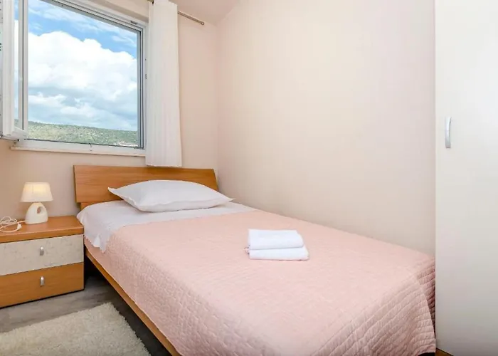 Family-friendly With Swimming Pool Razanj, Rogoznica - 24214 Ražanj