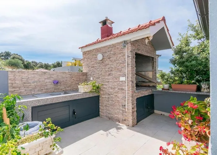 Family-friendly With Swimming Pool Razanj, Rogoznica - 24214 * Ražanj